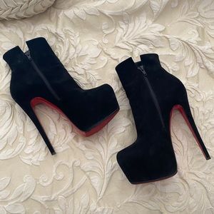 Daf booty Suede Christian Louboutin